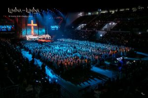 Pricesne cântate de 1.100 de copii şi 193.000 lei strânşi pentru Fundaţia Mihai Neşu, la concertul „Lumină din Lumină” de la Oradea Arena (FOTO/VIDEO)