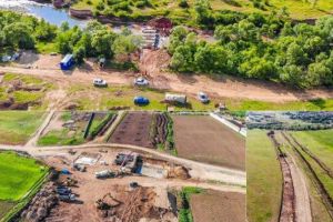 VIDEO/ Autostrada Sebeş – Turda: La viitorul nod rutier Sebeş, Pizzarotti a avansat cu decopertarea dincolo de râu