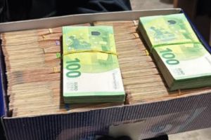 Dosarul în care este implicat şeful ARR, Cristian Anton: Sute de mii de euro, în cutii de pantofi