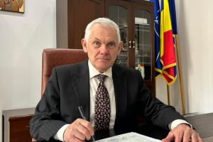Șase titluri de proprietate semnate de prefectul Creţu pentru terenuri din şapte localităţi din judeţul Sibiu