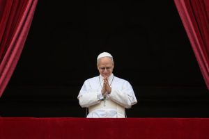 Papa Leon, primul lider american al Bisericii Catolice, mesaj voalat pentru Donald Trump: „Dumnezeu respinge rugăciunile celor care pornesc războaie”