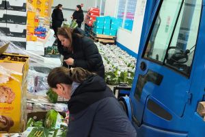 „Dar din suflet pentru bunicii uitaţi” – Campanie de Paşte pentru 470 de vârstnici vulnerabili din judeţul Bacău