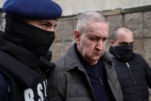 Cristian Anton, şeful ARR, reţinut. Procurorii DNA au găsit la el acasă 500.000 de euro ascunşi în cutii de pantofi şi în mobila de bucătărie (FOTO)