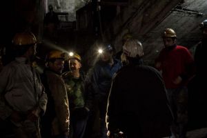 Protest în mină: mai mulţi oameni refuză să mai iasă la suprafaţă