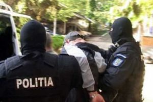 Oroare în Satu Mare: Doi bărbaţi (41 şi 70 ani) arestaţi! Au profitat de sărăcia unor fetiţe cu vârste între 11 şi 15 ani pentru a le viola!