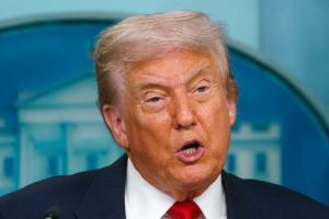 Donald Trump ia în considerare să retragă SUA din NATO