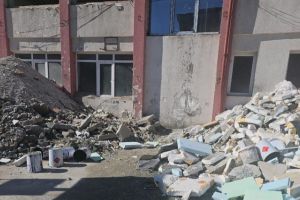 Amenda pentru un santier din Constanta: Garda de Mediu a sanctionat o firma care reabiliteaza o scoala din zona centrala