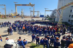 FOTO. Știri Constanta: Protestul angajatiilor Șantierul Naval Damen Mangalia continua si astazi!