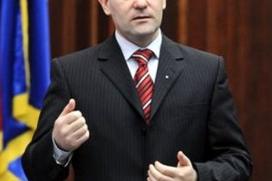 Generalul SRI Dumbravă ar trebui arestat pentru intervenţii la magistraţi!