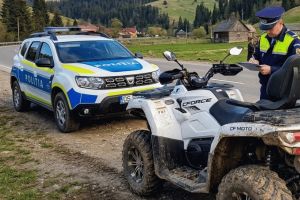 La 67 de ani, prins pe ATV cu permisul suspendat