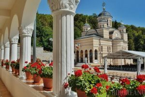 Evenimente de Florii la Mănăstirea Izbuc. Vezi programul!