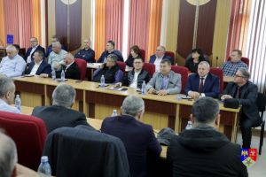 Preşedintele CJ Vrancea, discuţii cu primarii pe marginea alocărilor fondurilor din impozitul pe venit