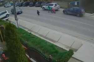 Podu Turcului: Un poliţist şi o studentă la medicină au readus la viaţă un copil de 4 ani, după un accident rutier