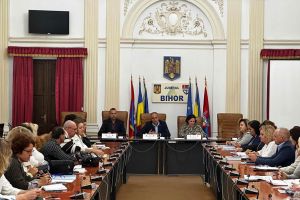 Prefectul Marcel Dragoş cere celor 101 primării din Bihor să adopte transparent şi la timp bugetele locale pe 2026, cu fond de rezervă pentru situaţii de urgenţă