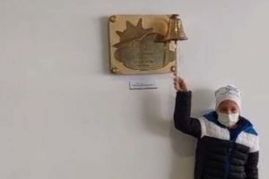 VIDEO. Povestea lui David, băiatul din Timişoara care luptă cu boala şi visează la o şansă prin terapia cu delfini