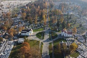 Program special la Cimitirul Municipal din Sibiu de Florii şi Paşte: acces auto gratuit în mai multe zile