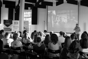 Ai dat-o în bară? Perfect! Eşecul iese din umbră la „Fuckup Nights Timişoara”