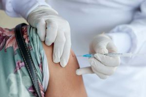 România pierde procesul cu Pfizer şi este obligată să plătească milioane de euro pentru doze comandate şi refuzate