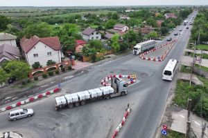 VIDEO Mai puţine blocaje şi accidente la Spătaru. Începe modernizarea intersecţiei DN2 cu DN2B