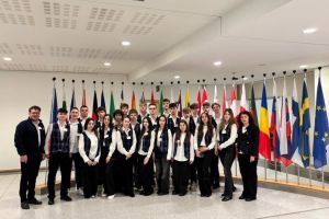 FOTO: Delegaţie a Colegiului Naţional ”Unirea” din Târgu Mureş, vizită în Parlamentul European