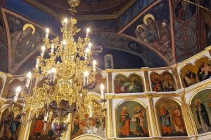 Cât câştigă un dascăl din bisericile din Botoşani. Suma pe care o încasează ajutorul preotului