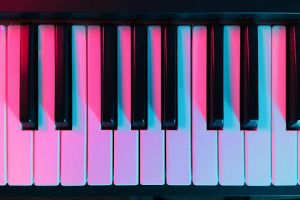 Ghid pentru alegerea şi studiul la orga electronică