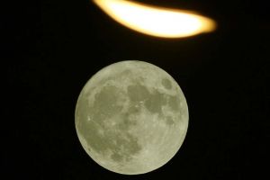 Lună Plină în Balanţă