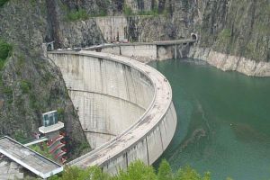 Lacul Vidraru se reumple controlat