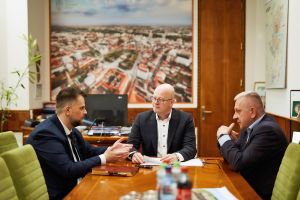 A fost semnat contractul! Iluminatul public din Satu Mare se transformă: aproape tot oraşul va avea LED-uri