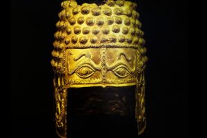 SURSE: Coiful de la Cotofenesti si cele trei bratari dacice ar fi fost gasite!