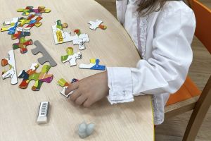 Un scurtcircuit la un tablou electric a umplut de fum grădiniţa din Unirea