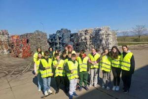 Vizită educativă la Staţia de Sortare şi Transfer din Beiuş (FOTO)