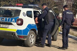 Un tânăr a furat o maşină şi a ieşit la plimbare. Botoşăneanul a fost reţinut