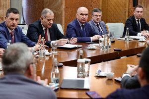 Acciza la motorină scade cu 30 de bani pe litru. Decizia privind criza carburanţilor, anunţată de Guvern