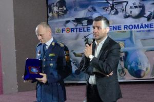 VIDEO Primarul de Botoşani îi invită pe liceeni să urmeze şcolile militare. Ce argumente aduce Cosmin Andrei