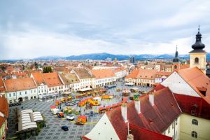 Avalanşă de evenimente în primul weekend de aprilie la Sibiu: petrecerea Balcanika şi Târgul de Paşte, principalele atracţii