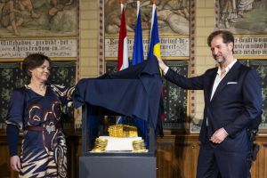 FOTO/VIDEO Coiful de la Coţofeneşti şi două brăţări dacice, dezvelite la Muzeul Drents. Au fost predate autorităţilor române