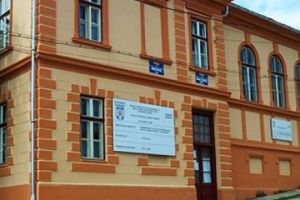 Primăria Buneşti scoate la licitaţie modernizarea infrastructurii rutiere din Buneşti şi Roadeş