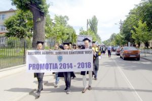 Huşul, animat de marşul absolvenţilor de la “Agro”