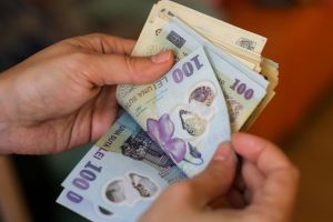 ”Pachet de solidaritate”. Ajutor financiar în două tranşe pentru pensionari