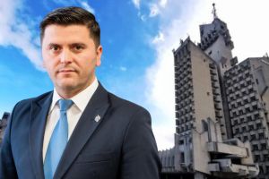 Acuzaţii dure ale lui Adrian Cozma: 6 milioane de euro pierdute pentru Palatul Administrativ din Satu Mare