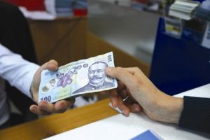 Noi reguli! Angajatorii vor fi obligaţi să publice salariile şi să justifice diferenţele între sexe