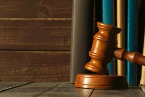 Decizie favorabila in prima instanta pentru o firma din Constanta!: Suspendare in instanta a unei decizii vamale de aproape 39.000 lei, contestata in recurs la Curtea de Apel Constanta