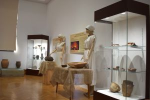 De la icoane la pâinea dacilor. Expoziţii variate la Muzeul Judeţean Buzău