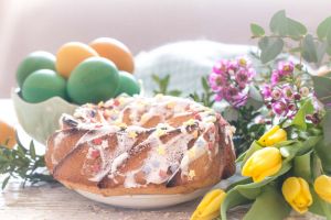 Atenţie la masa de Paşte! Panettone şi vopseaua de ouă, încărcate cu până la 18 E-uri