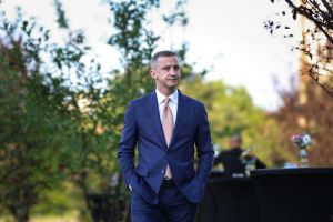 Simonis promite bani primarilor care închid sălile cu jocuri de noroc