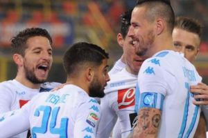 La Napoli, fotbaliştii au fraternizat cu membrii temutei Camorra