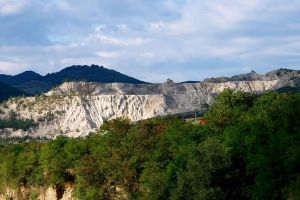 Lovitura strategica la Patarlagele: O concesiune pe 49 de ani resusciteaza afacerea cu diatomit a constanteanului Stere Bajdu 