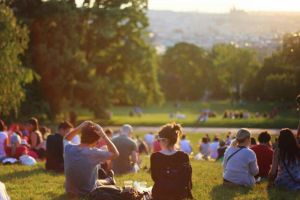România, printre ţările UE cu cei mai mulţi tineri care nu muncesc şi nu sunt în educaţie sau formare. Vestul ţării se apropie de media europeană