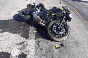 Accident de motocicletă în Tâmboeşti! Un bărbat a ajuns la spital